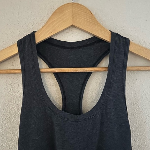 Lululemon Yogi Loose Fit Front Pocket Athletic Racer Tank / Heathered Black Sz 2 - Picture 9 of 12